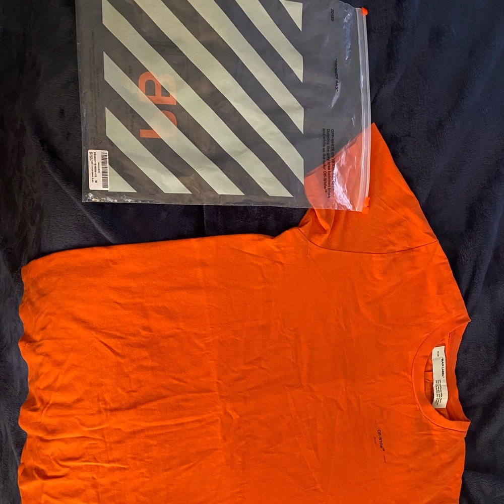 OFF-WHITE T-Shirt